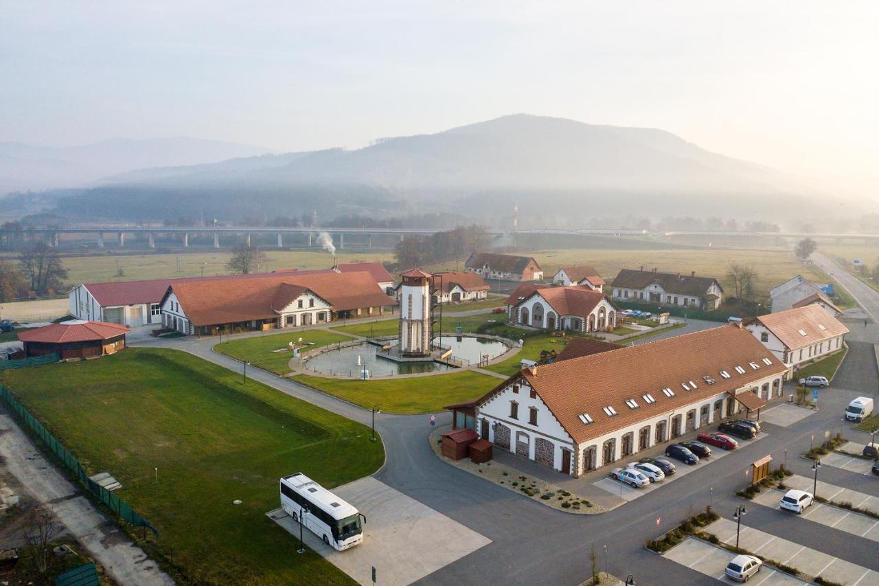 Rezort Masarykov Dvor Pstrusa Kültér fotó